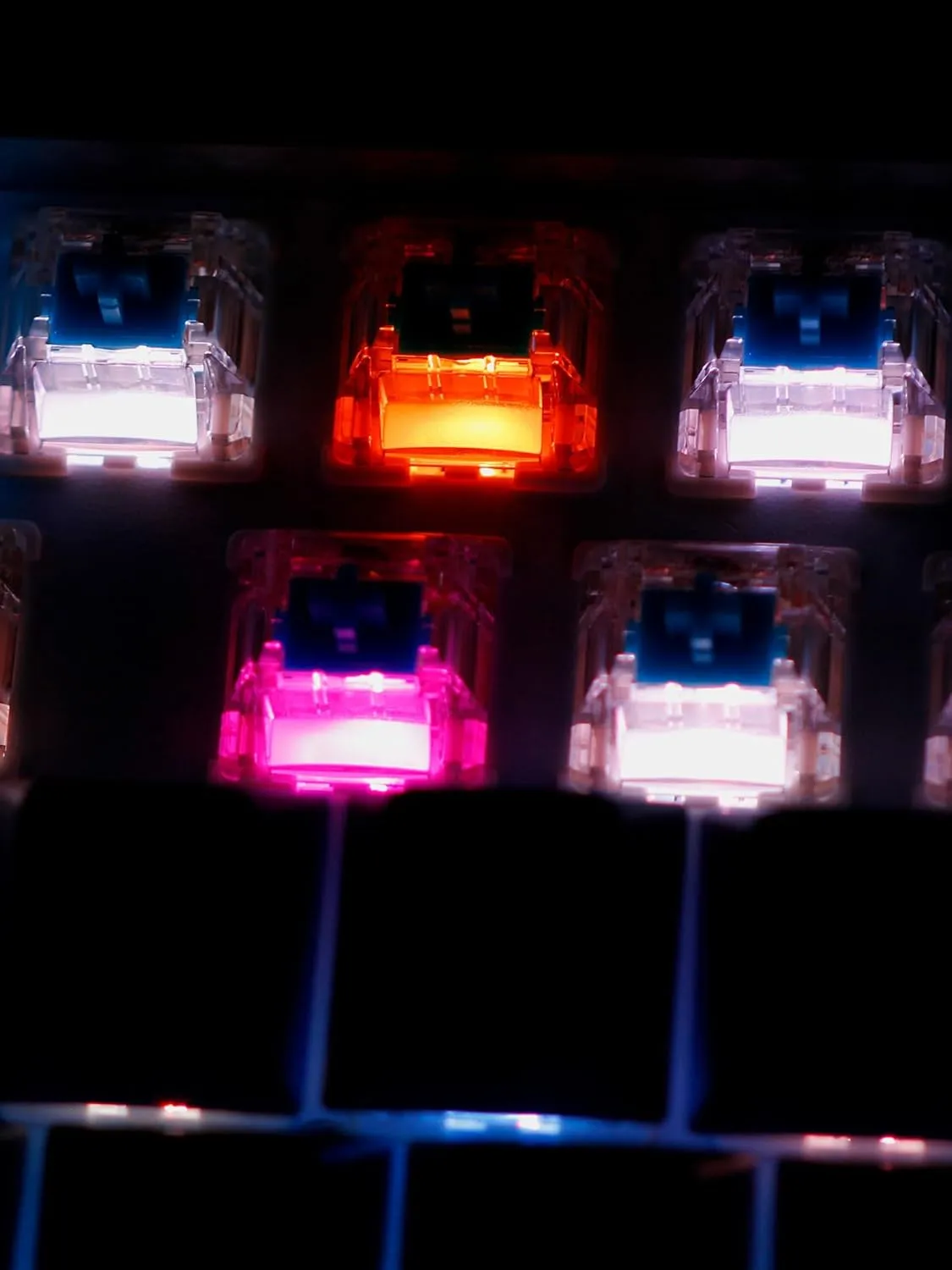Gateron 70Pcs Pre lubed G pro V3.0 MX Mechanical Gaming Keyboard Split Tactile 60gf Switches,POM Stem Linear RGB SMD Switches 3 pin (Blue)